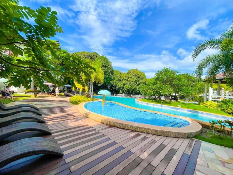La Jolla Luxury Beach Resort Bagac Exterior foto