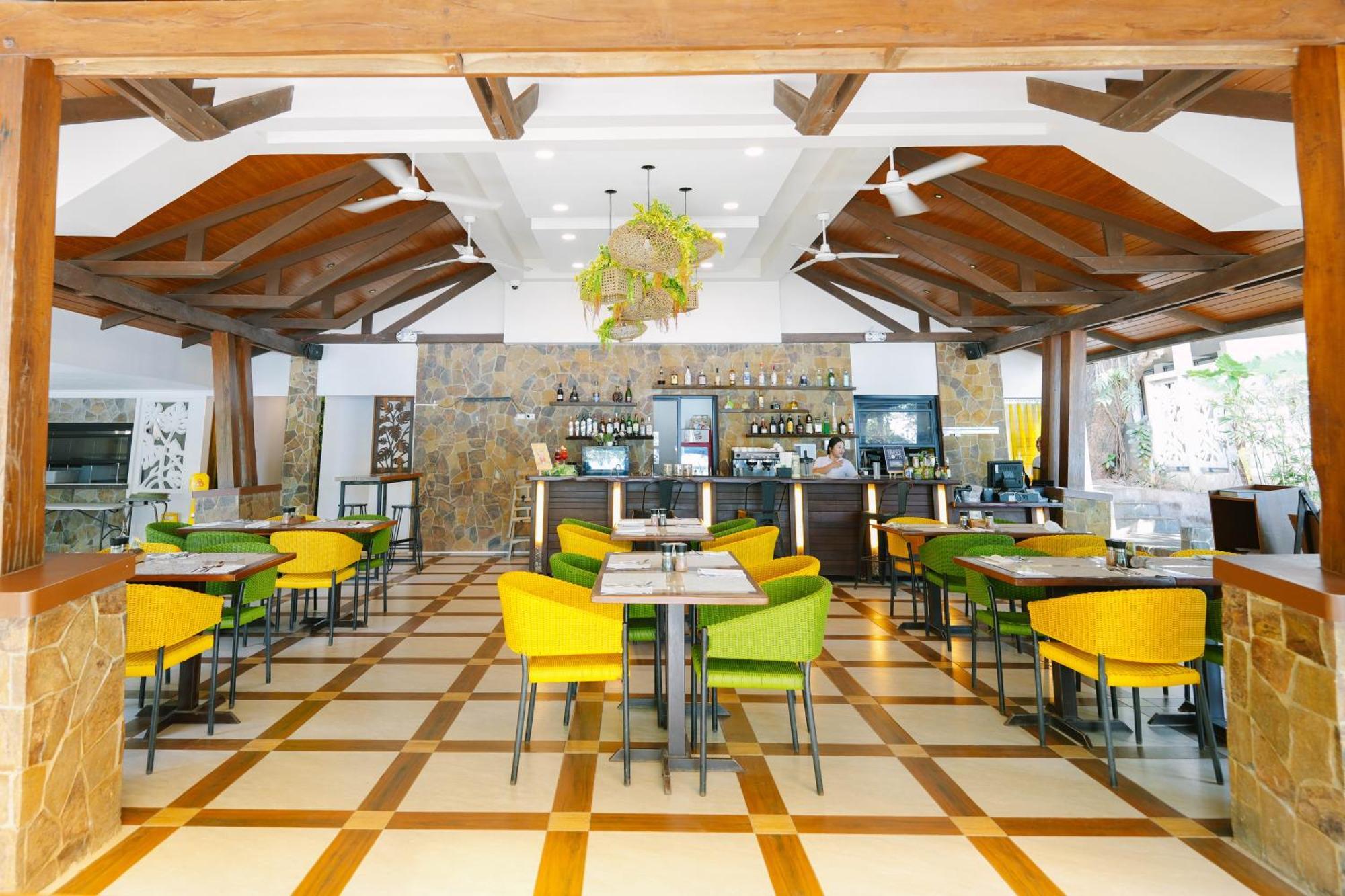 La Jolla Luxury Beach Resort Bagac Exterior foto